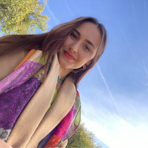 Meet your Posher, Emma joy - Picture 7 of 7